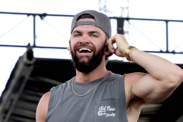 Dylan Scott welcomes baby #3