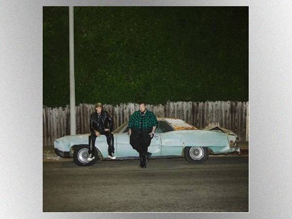 Jelly Roll + Machine Gun Kelly premiere collaborative single, "Lonely Road"