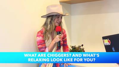 What are Chiggers, and Relaxing - Lainey Wilson at 8 Man Jam