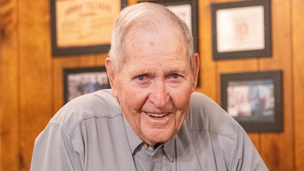 The founder of the Sonny's BBQ restaurant chain, located mostly throughout the Southeast, died on Dec. 7. He was 96.